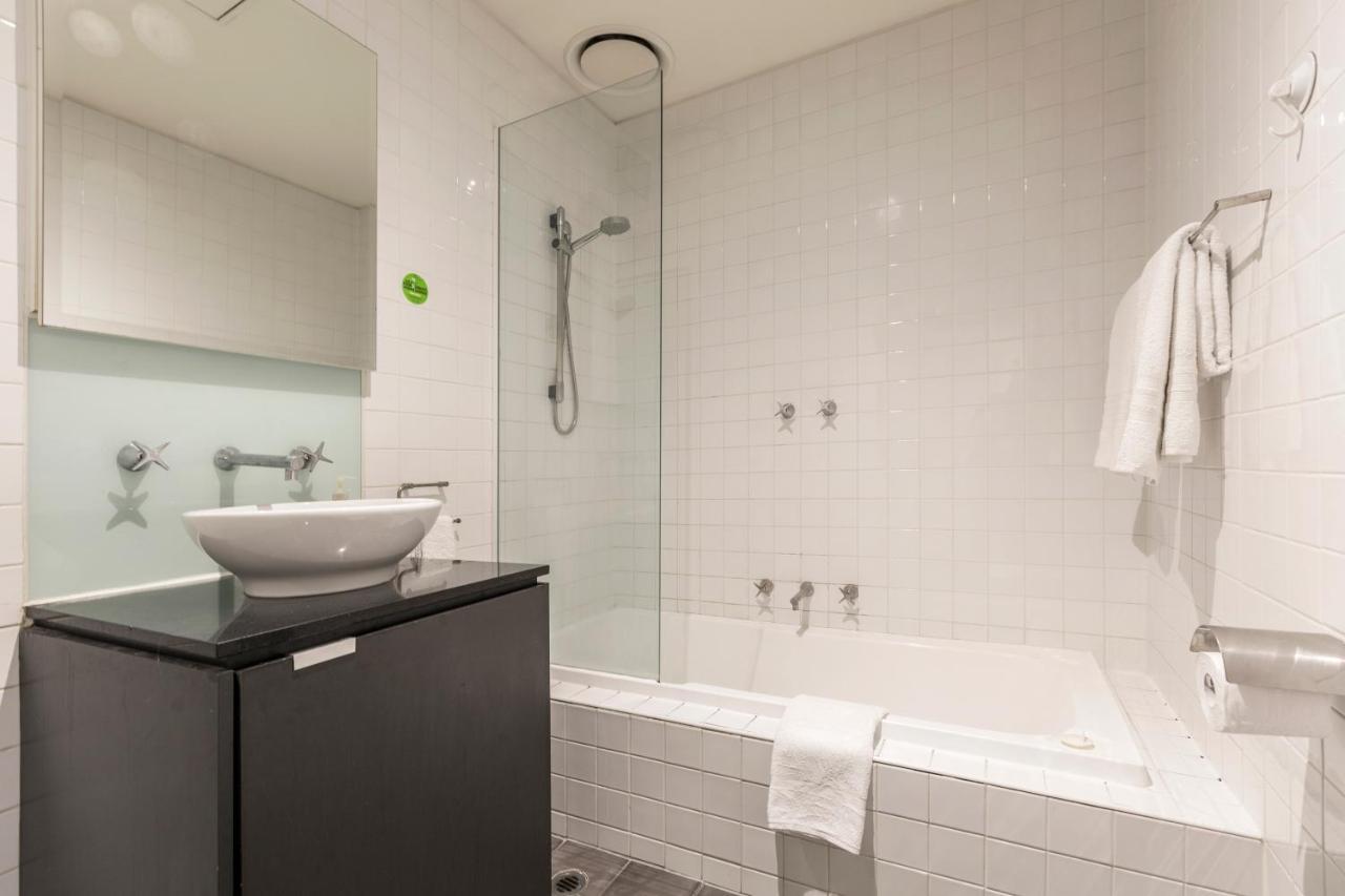 Absolute Collins Apartments Мелбърн Екстериор снимка